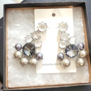 Banana republic chunky earl and stud gray earrings